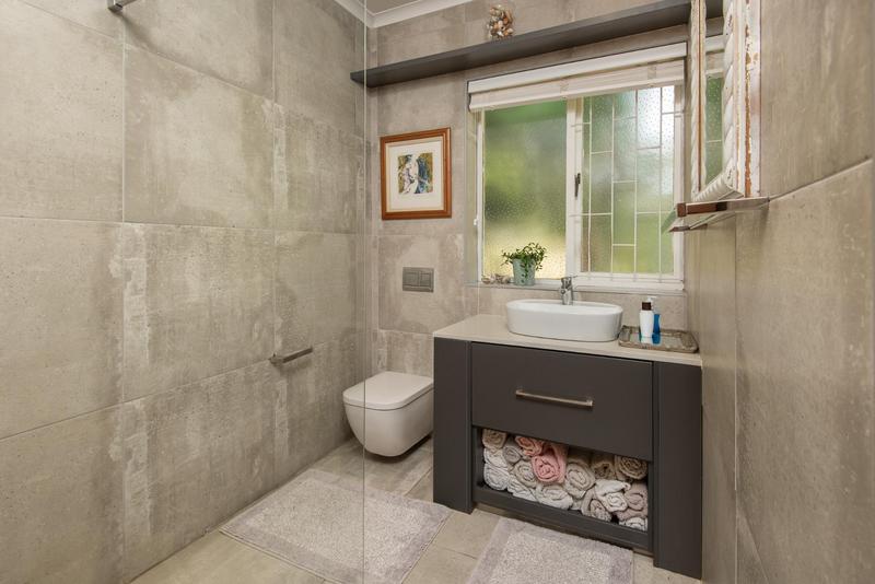 3 Bedroom Property for Sale in Voelklip Western Cape